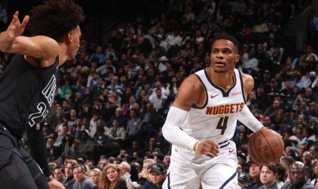 开云体育下载-韦少回暖立功！变身掘金晴雨表：无愧板凳领袖