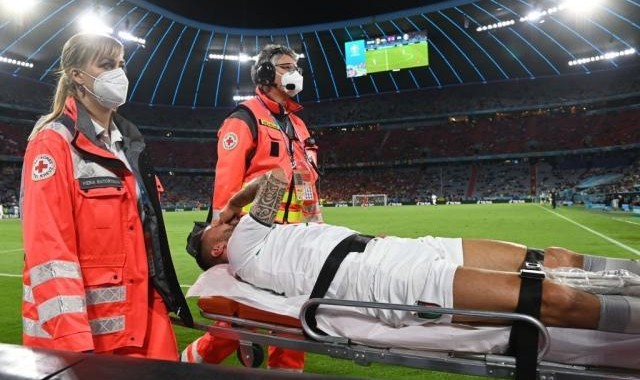 开云APP-鸟叔心碎，意大利惨胜比利时，痛失伟大左后卫